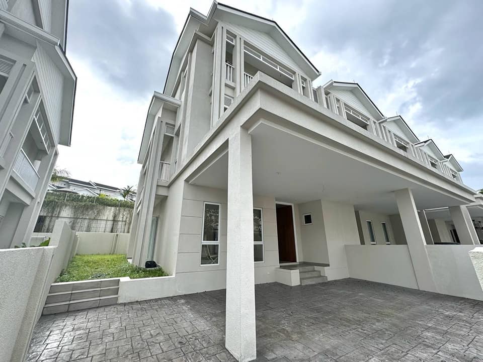 3-Storey Superlink End Lot House at Serene Mont Kiara, Mont Kiara