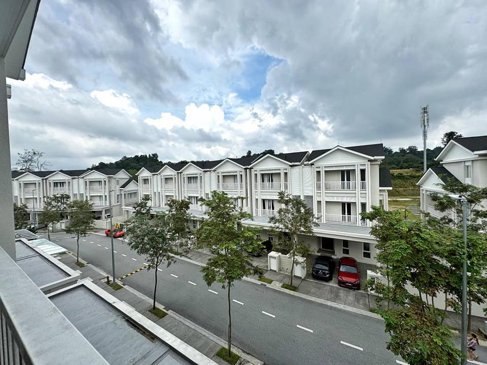 3-Storey Superlink End Lot House at Serene Mont Kiara, Mont Kiara