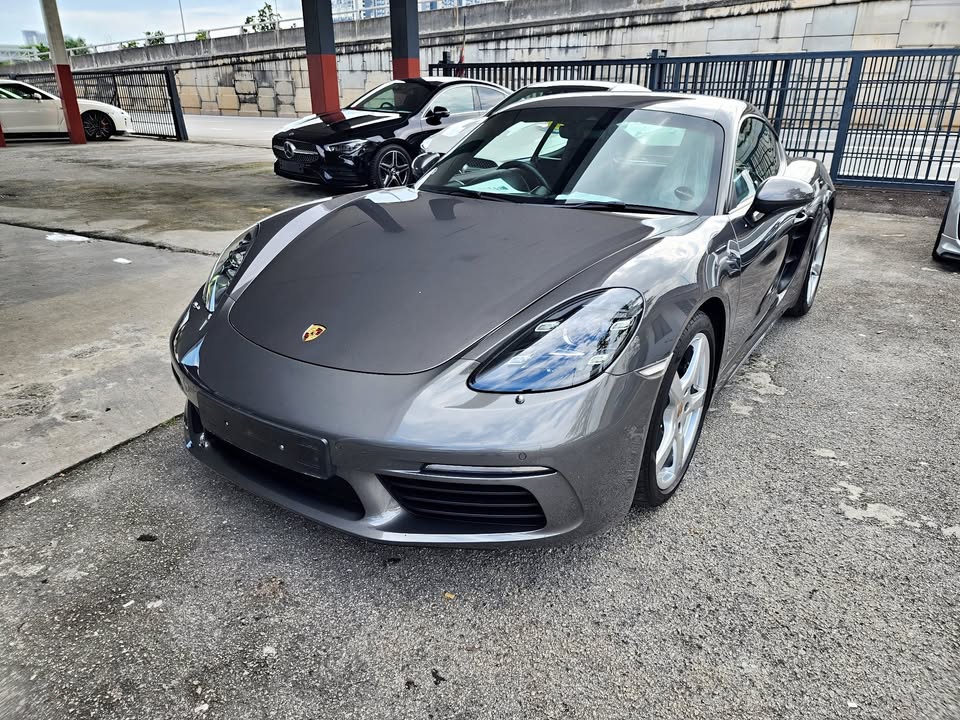 2019 Porsche 718 cayman 2.0l high spec matrix